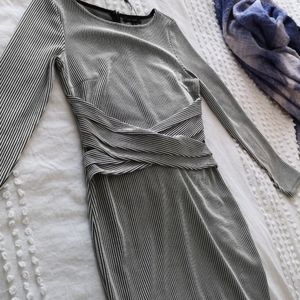 Long sleeved, striped dress!